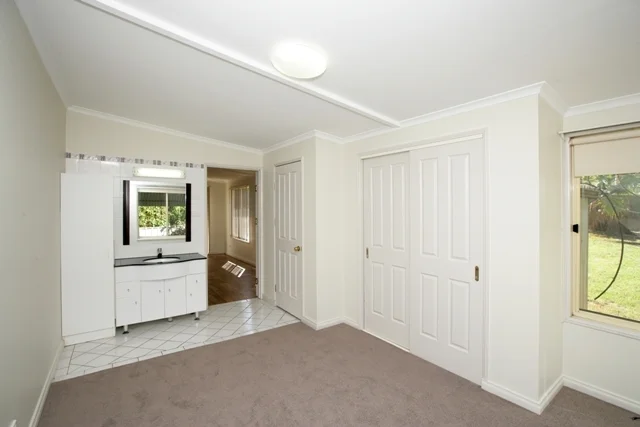 Additional image 7 of 49 Phillip Avenue, Mount Austin NSW 2650