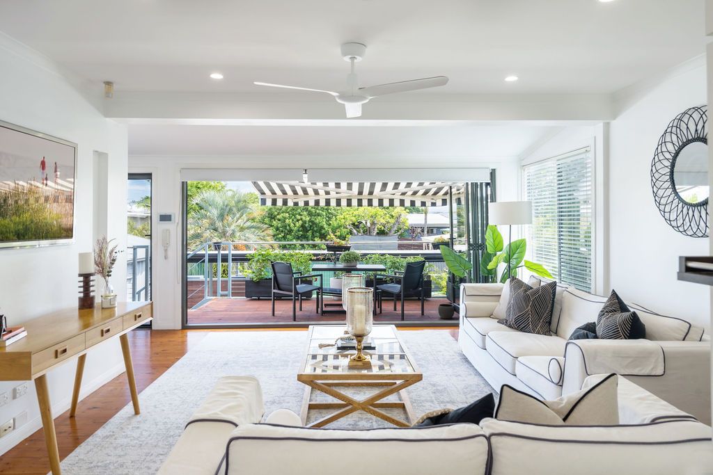 2 bedrooms House in 8 Chirn Lane LABRADOR QLD, 4215