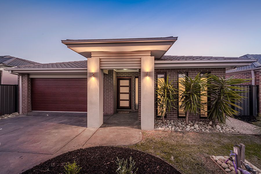 18 Oakgrove Drive, Craigieburn VIC 3064, Image 0