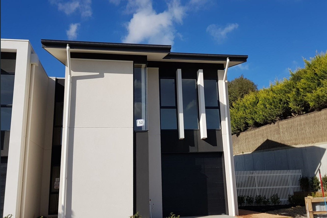 3 bedrooms House in 60 Amadeo Way CHIRNSIDE PARK VIC, 3116