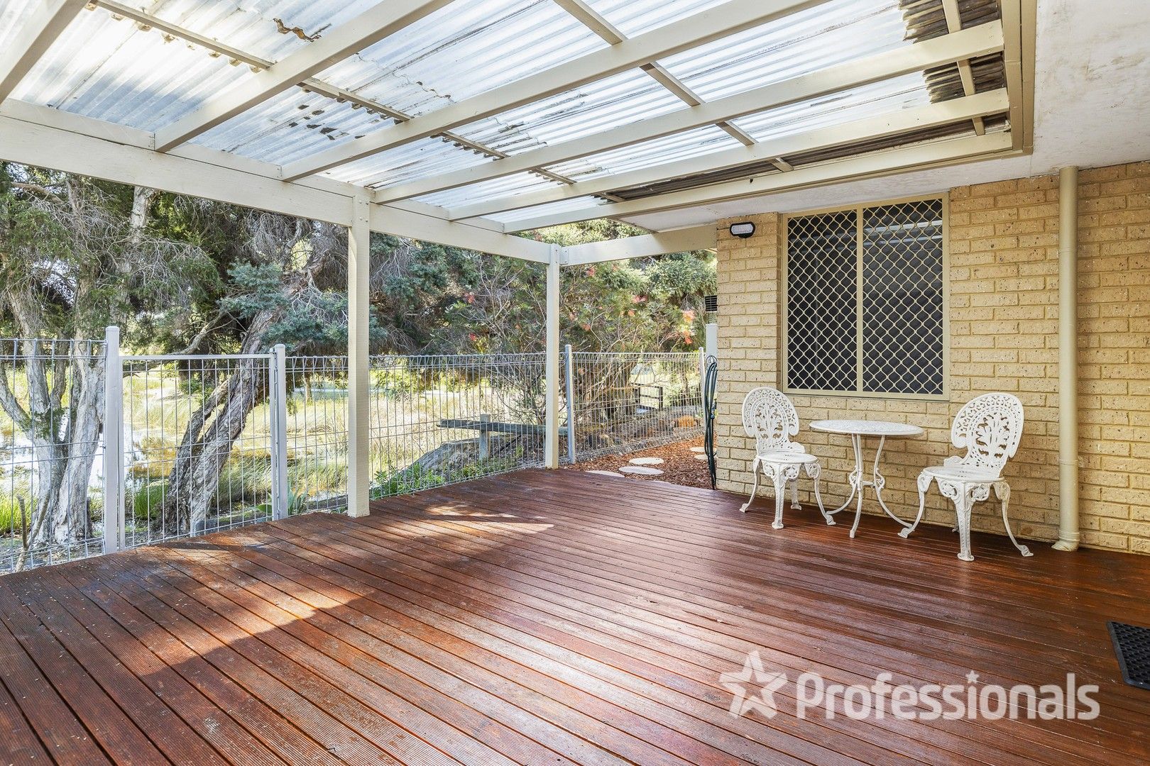 17/15 Honeysuckle Close, Ballajura WA 6066, Image 0