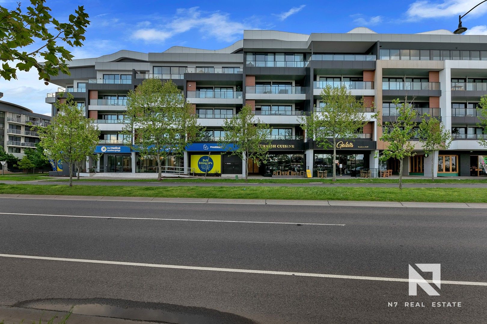 2 bedrooms Apartment / Unit / Flat in 303/173 Caroline Springs Boulevard CAROLINE SPRINGS VIC, 3023