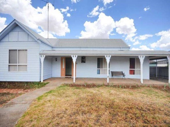 64 Drummond Street, Lockhart NSW 2656