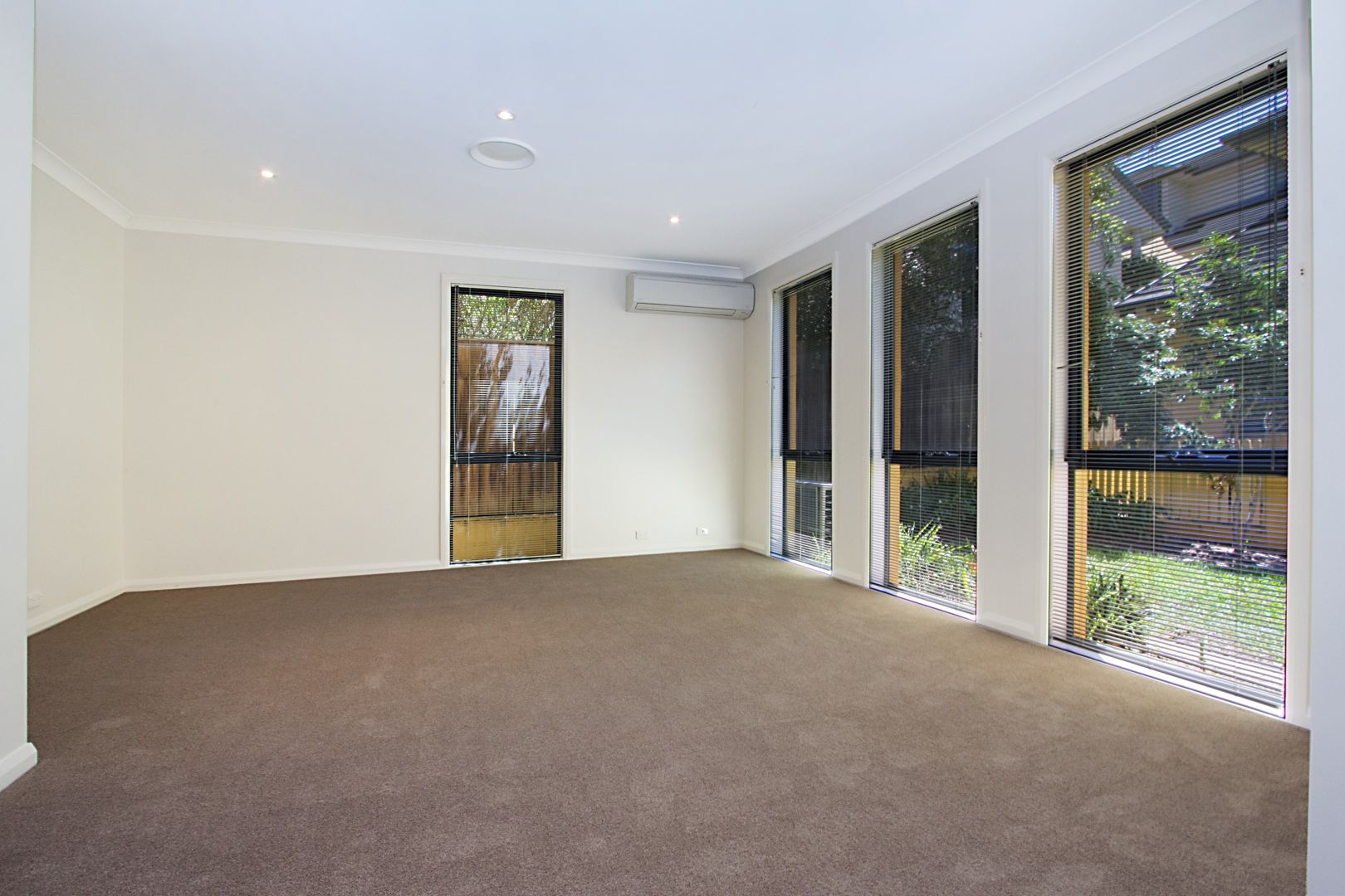 25 Peartree Circuit, West Pennant Hills NSW 2125, Image 2