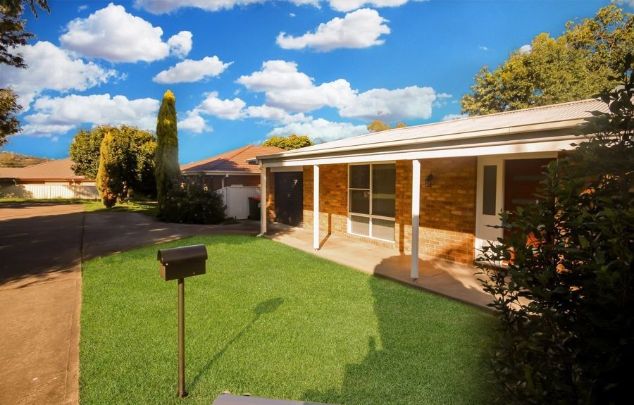 2 Heffron Close, Scone NSW 2337, Image 0