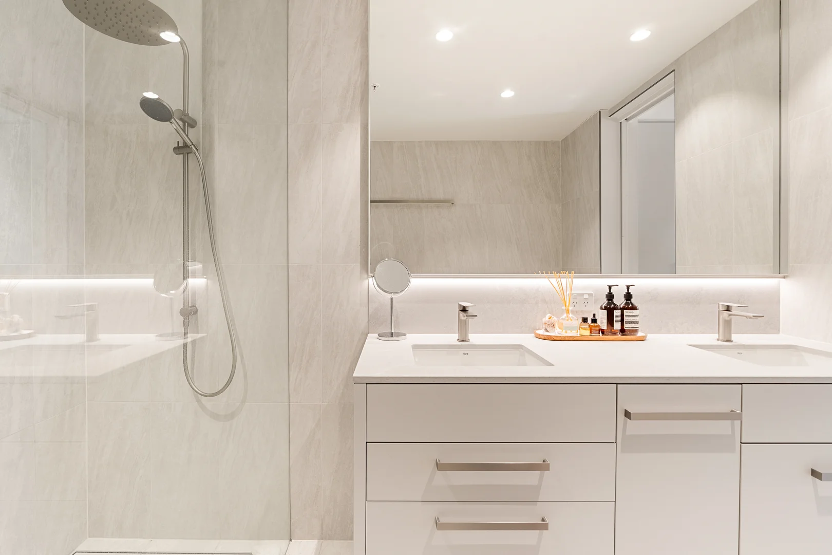 Additional image 14 of 202/4 Miles Street, Coolangatta QLD 4225