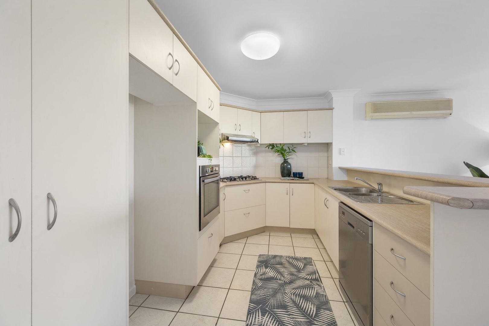 3/34 Bundock Street, Belgian Gardens QLD 4810, Image 2