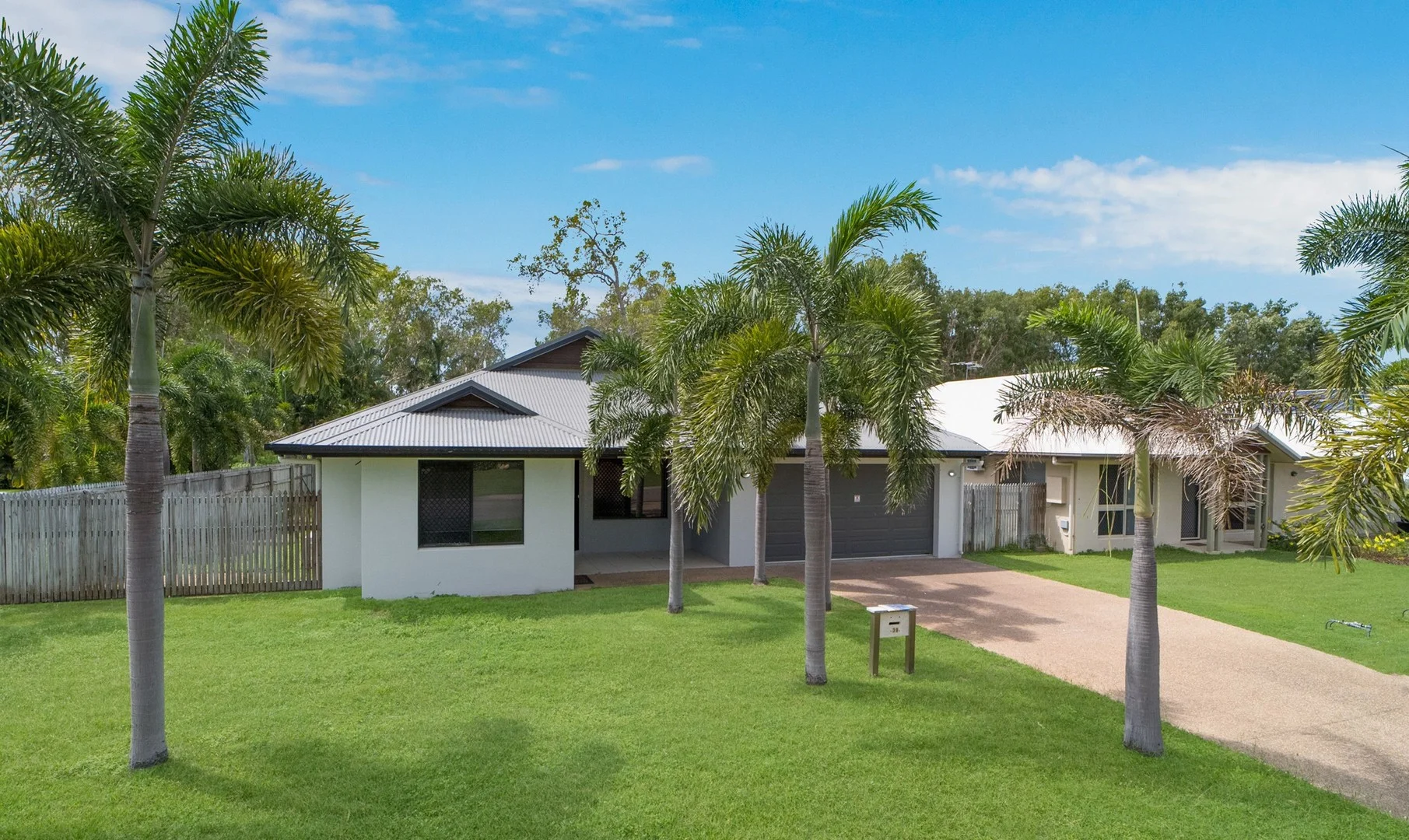 39 Greentree Circuit, Bushland Beach QLD 4818
