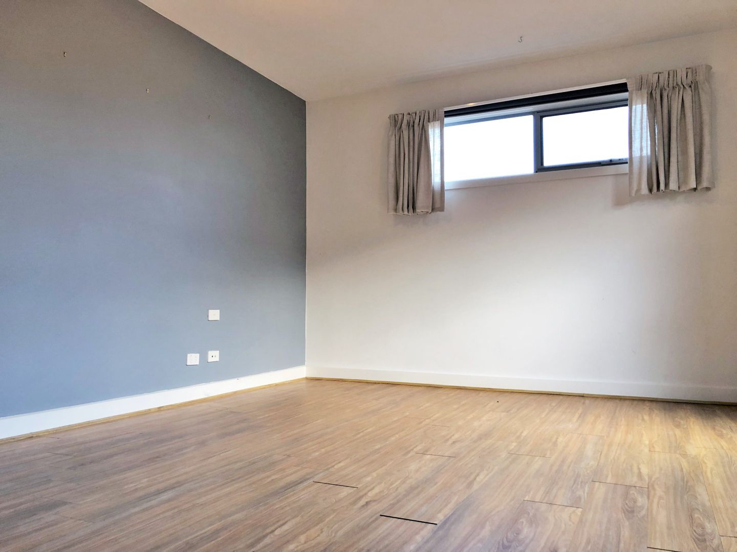 4 1424 Centre Road