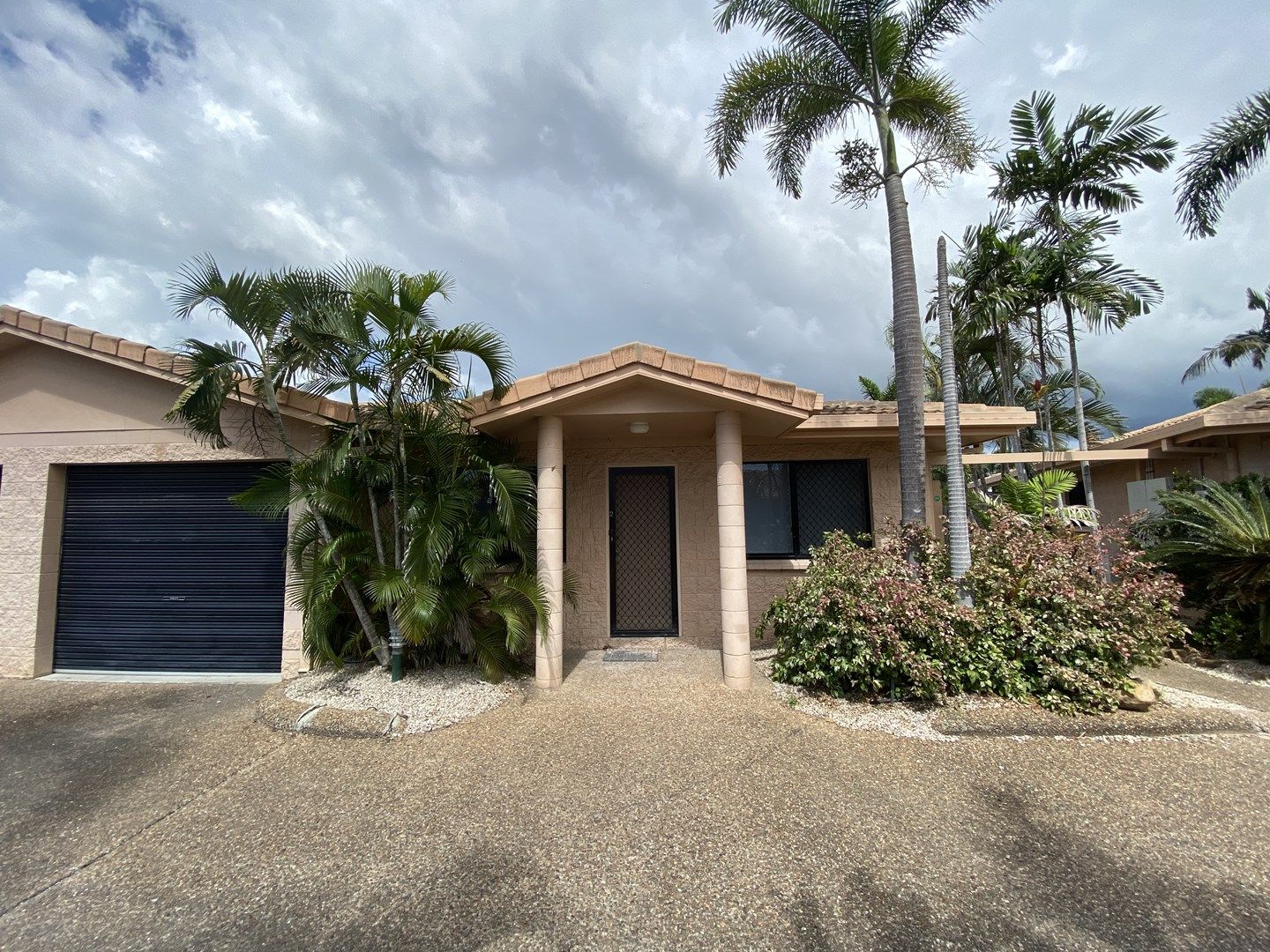2 bedrooms Apartment / Unit / Flat in 2/6-14 Sherriff Street HERMIT PARK QLD, 4812