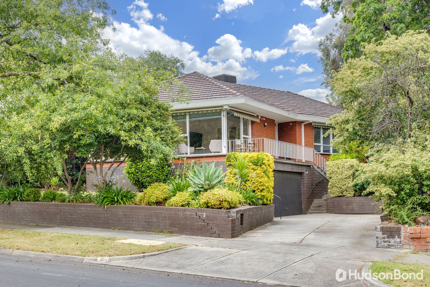 3 bedrooms House in 2 Viewpoint Road BALWYN NORTH VIC, 3104