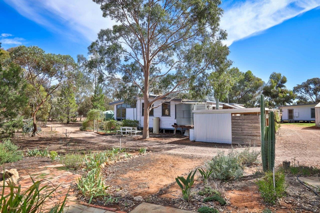 33B Morris Road, Koorlong VIC 3501, Image 2