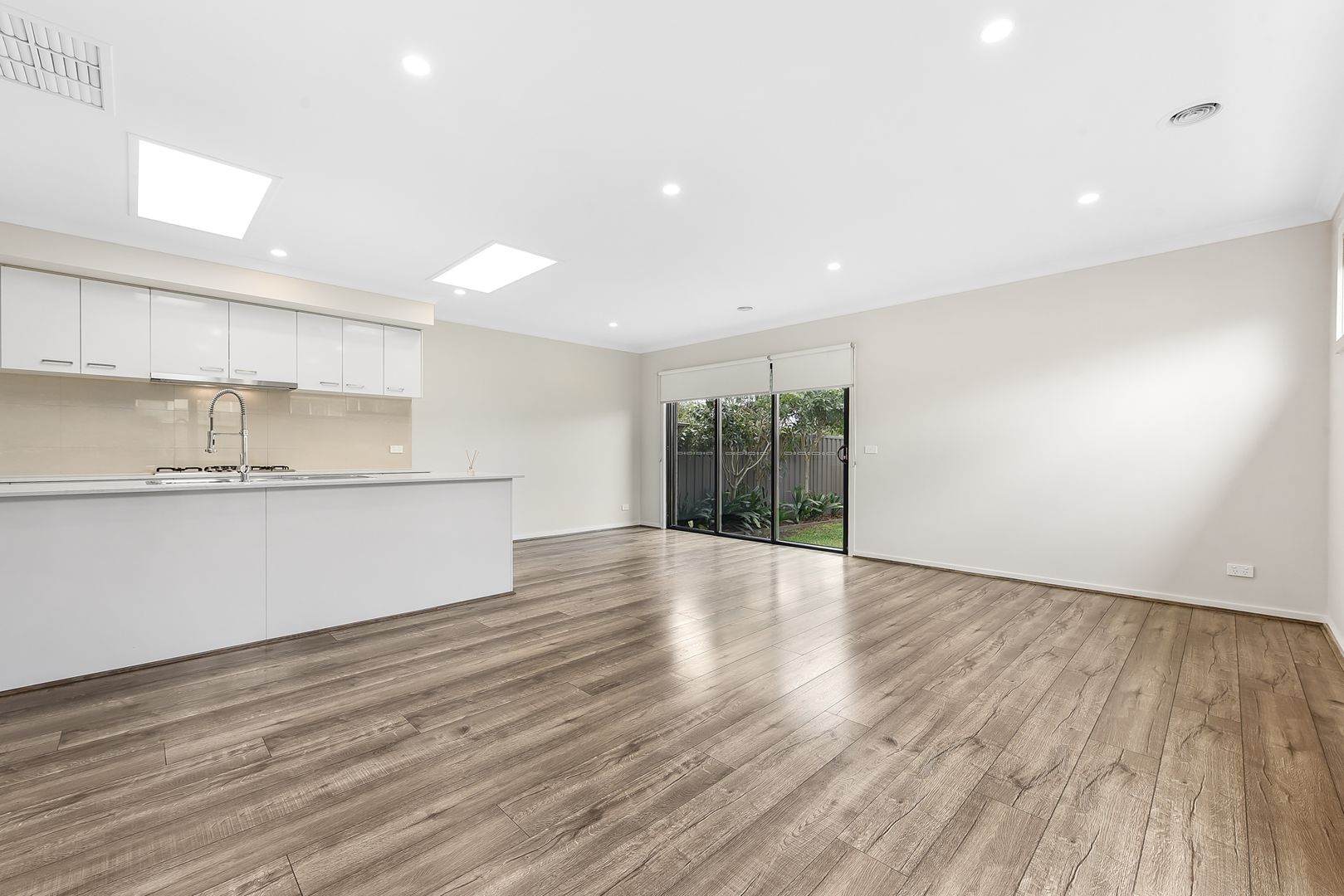 4A View Street, Hampton Park VIC 3976, Image 2