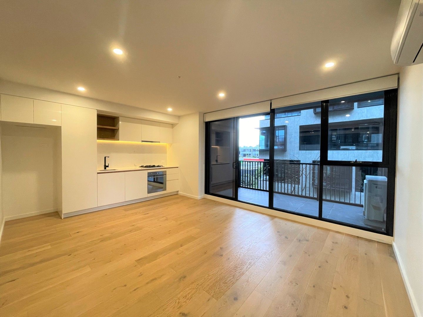 1 bedrooms Apartment / Unit / Flat in 217/188 Whitehorse Road BALWYN VIC, 3103
