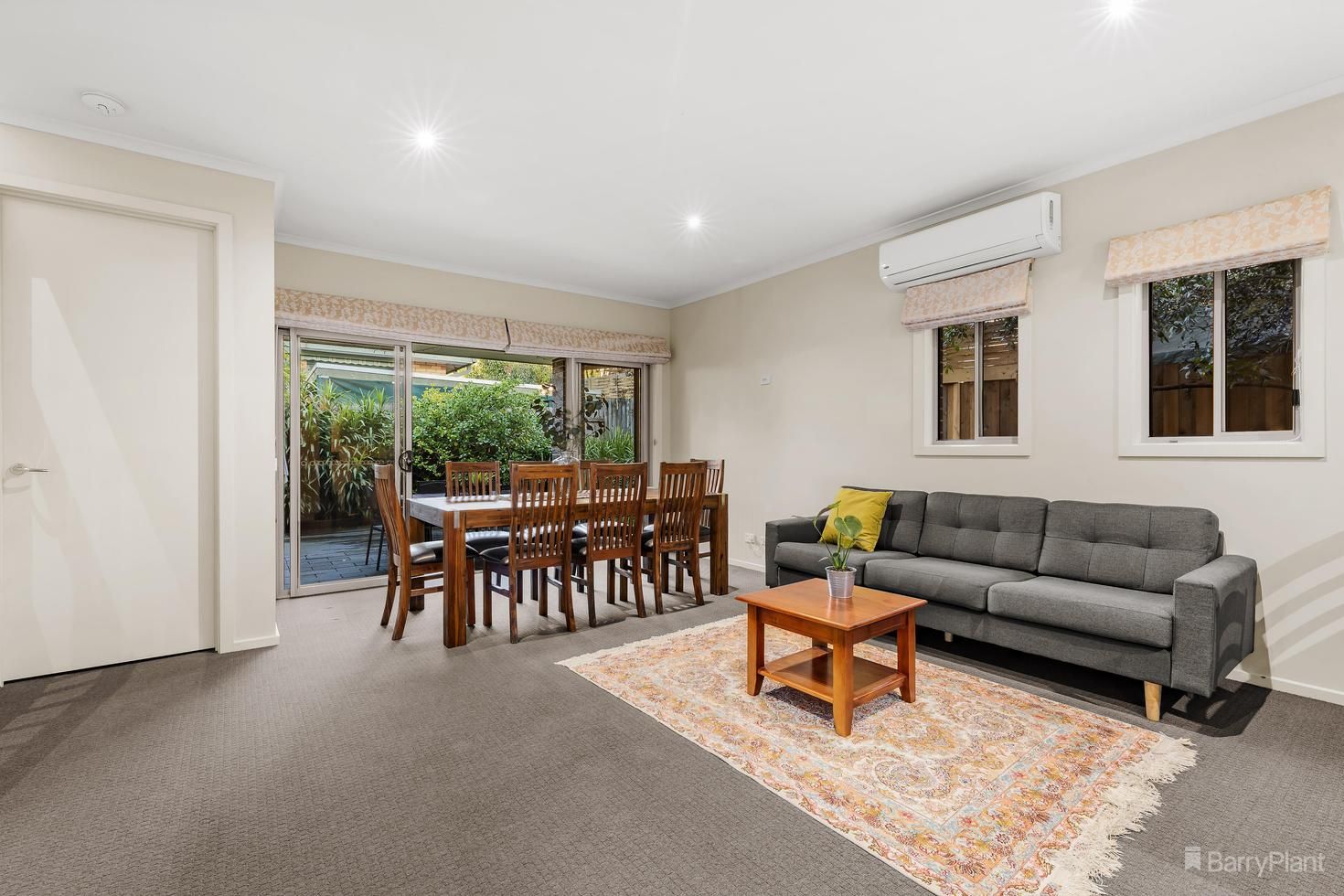 4 Romford Court, Doncaster East VIC 3109, Image 2