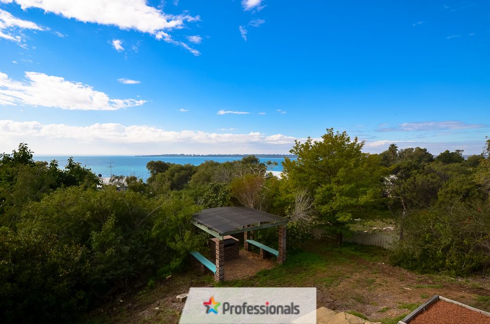 2 bedrooms House in 18 Estuary View Road DAWESVILLE WA, 6211