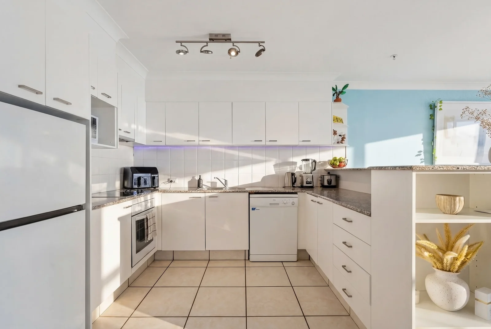 Additional image 7 of 17/114 THE ESPLANADE, Surfers Paradise QLD 4217