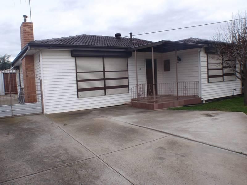 18 Andrew Road, St Albans VIC 3021