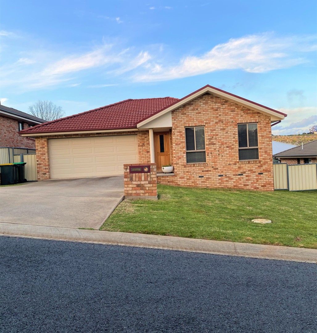 9 Hargreaves Crescent, Young NSW 2594, Image 0