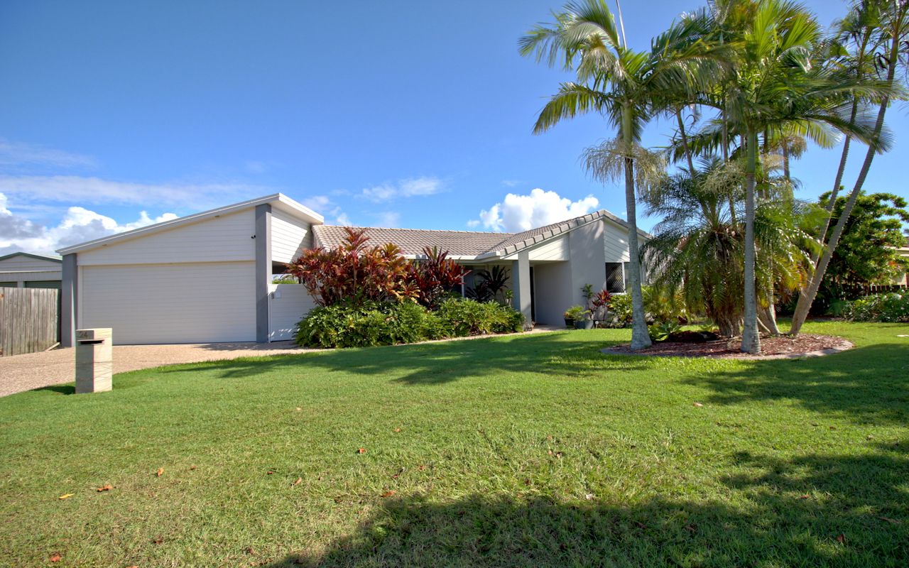 24 TRISTANIA CRES, Urangan QLD 4655, Image 1