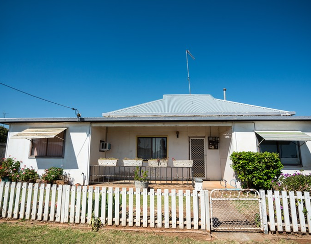 99 Currajong Street, Parkes NSW 2870