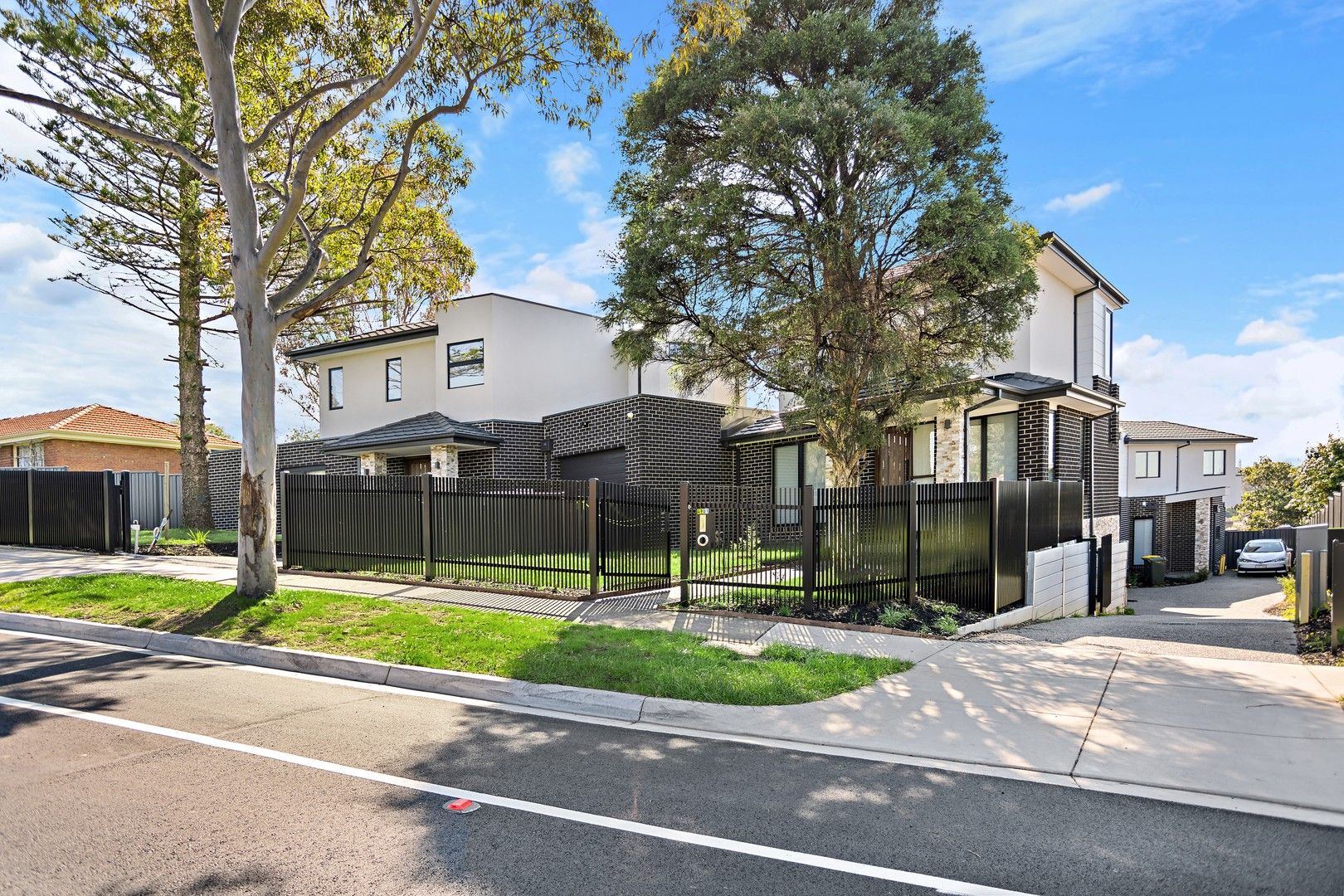3 bedrooms Townhouse in 3/49 Avonhurst Drive GLEN WAVERLEY VIC, 3150