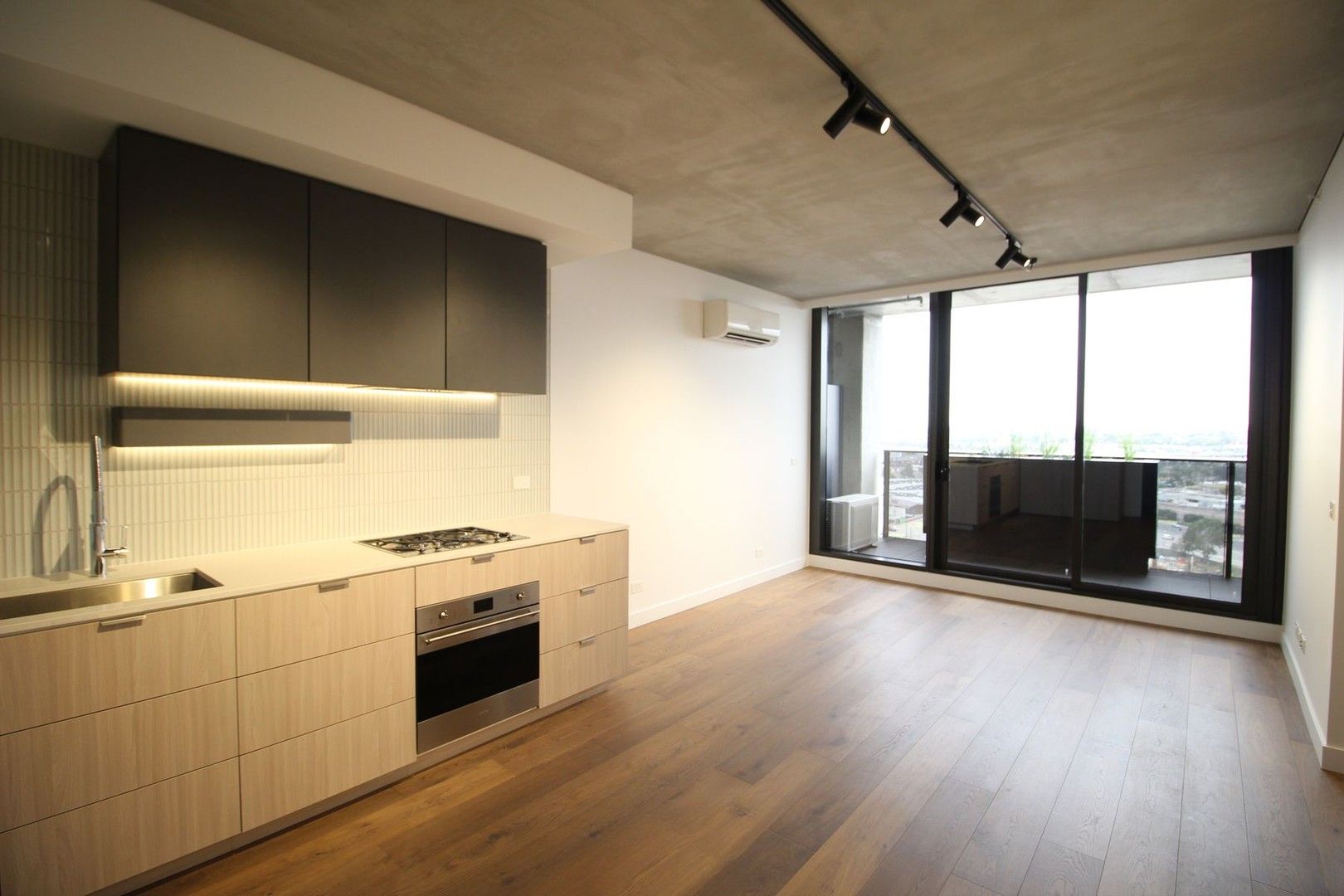 1 bedrooms Apartment / Unit / Flat in 1704/387 Docklands Dr DOCKLANDS VIC, 3008