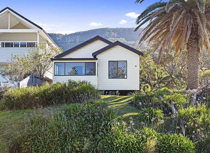 3 bedrooms House in 684 Lawrence Hargrave Drive COLEDALE NSW, 2515
