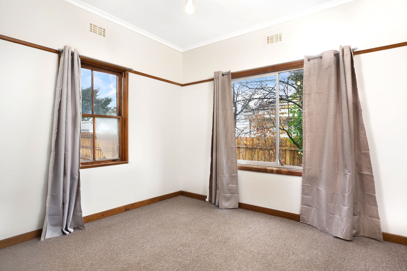 29 Beauchamp Street, Kyneton VIC 3444, Image 2