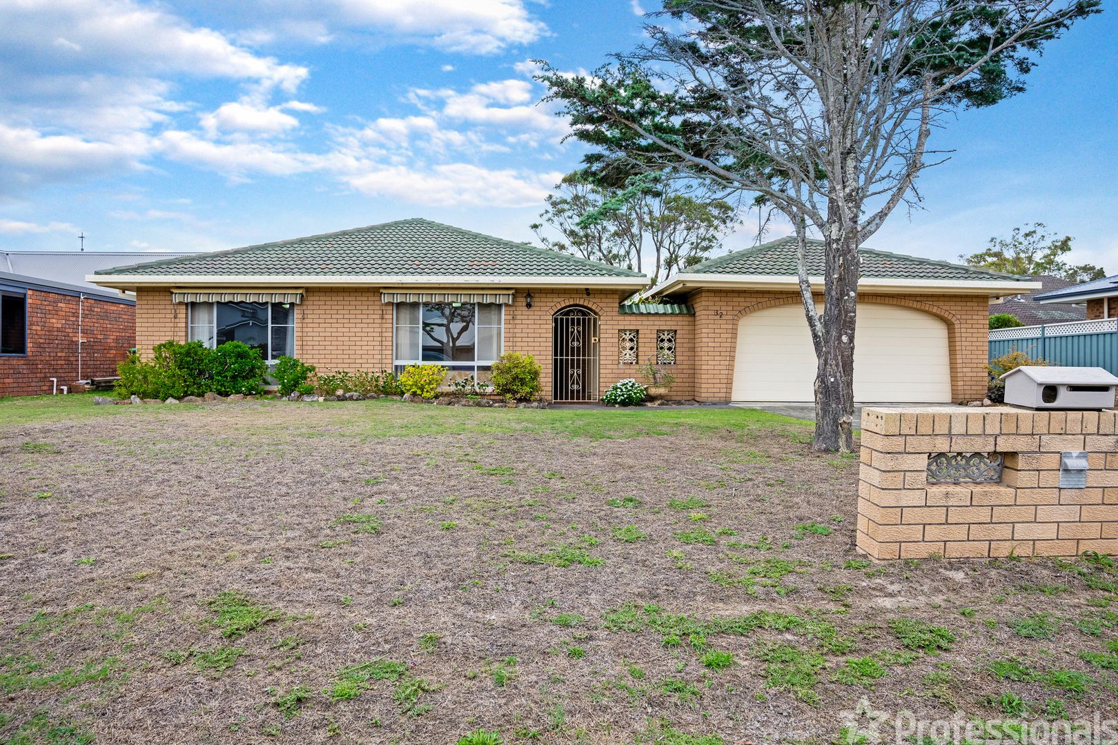 32 Rest Point Parade, Tuncurry NSW 2428, Image 1
