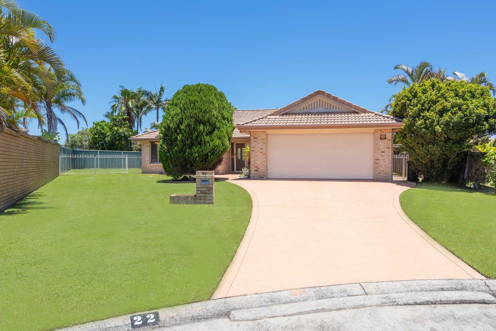 22 Silkyoak Court, Burleigh Waters QLD 4220, Image 0