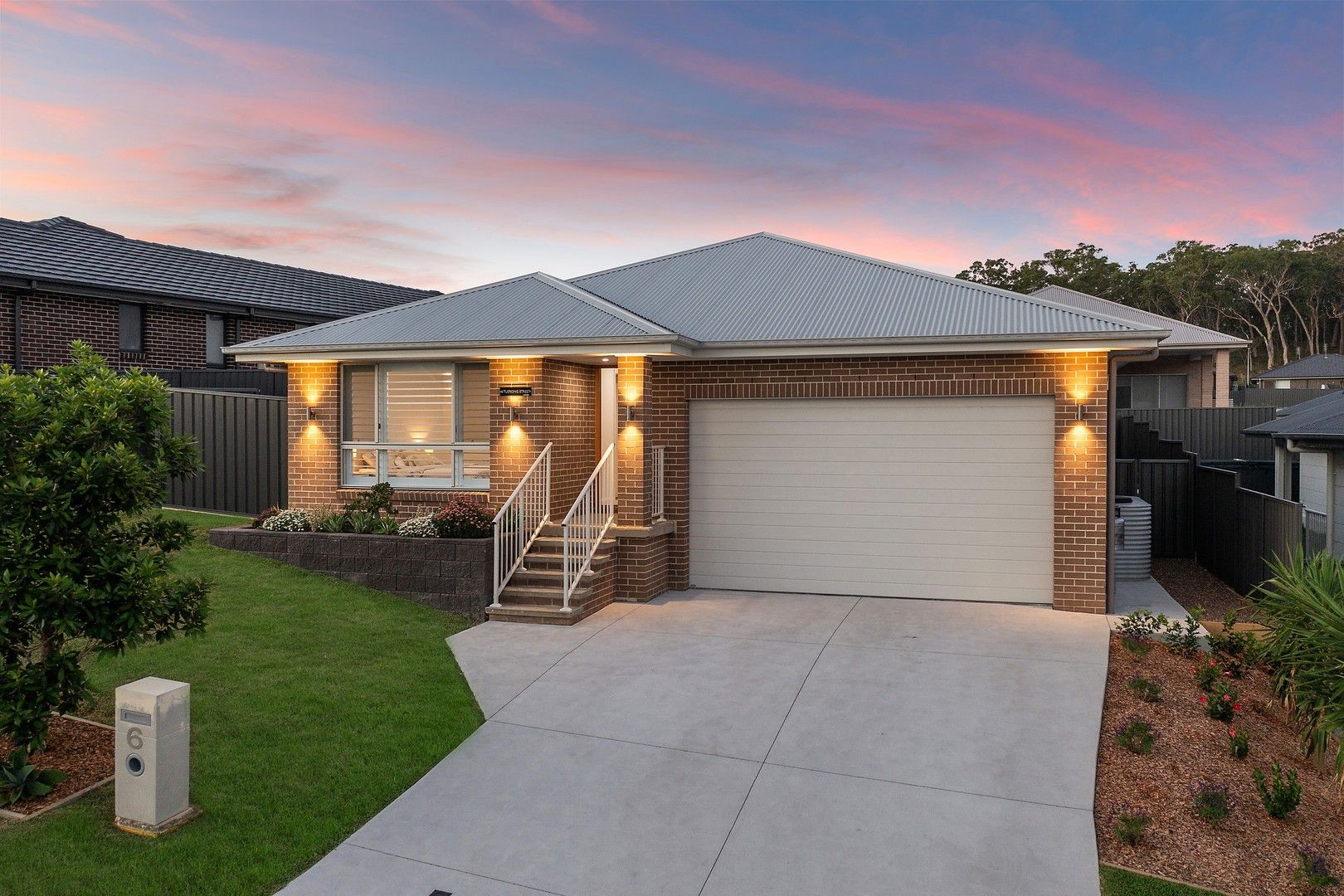 5 bedrooms House in 6 Tuerong Street GWANDALAN NSW, 2259