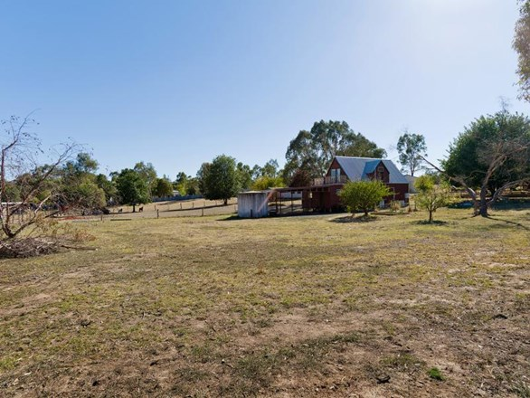 9 Symes Road, Harcourt VIC 3453