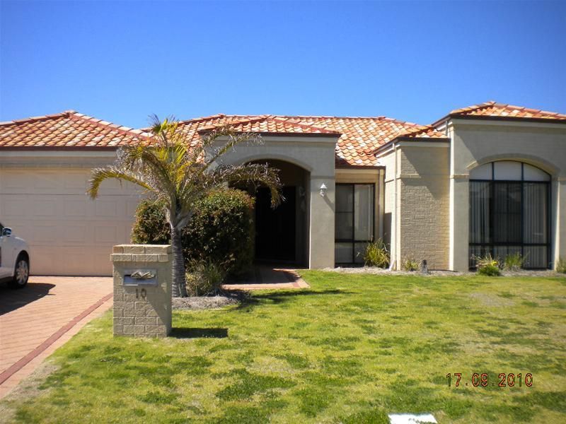 4 bedrooms House in 10 Waratah Mews HILLARYS WA, 6025