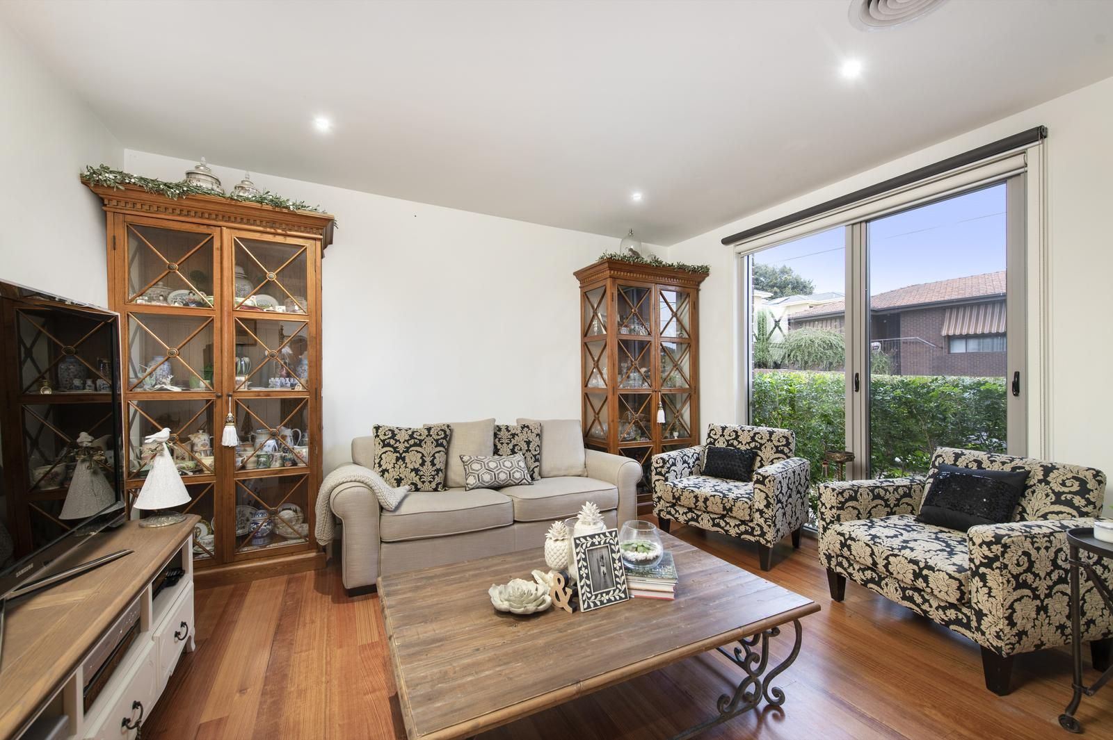 103 Woodhouse Grove, Box Hill North VIC 3129, Image 2