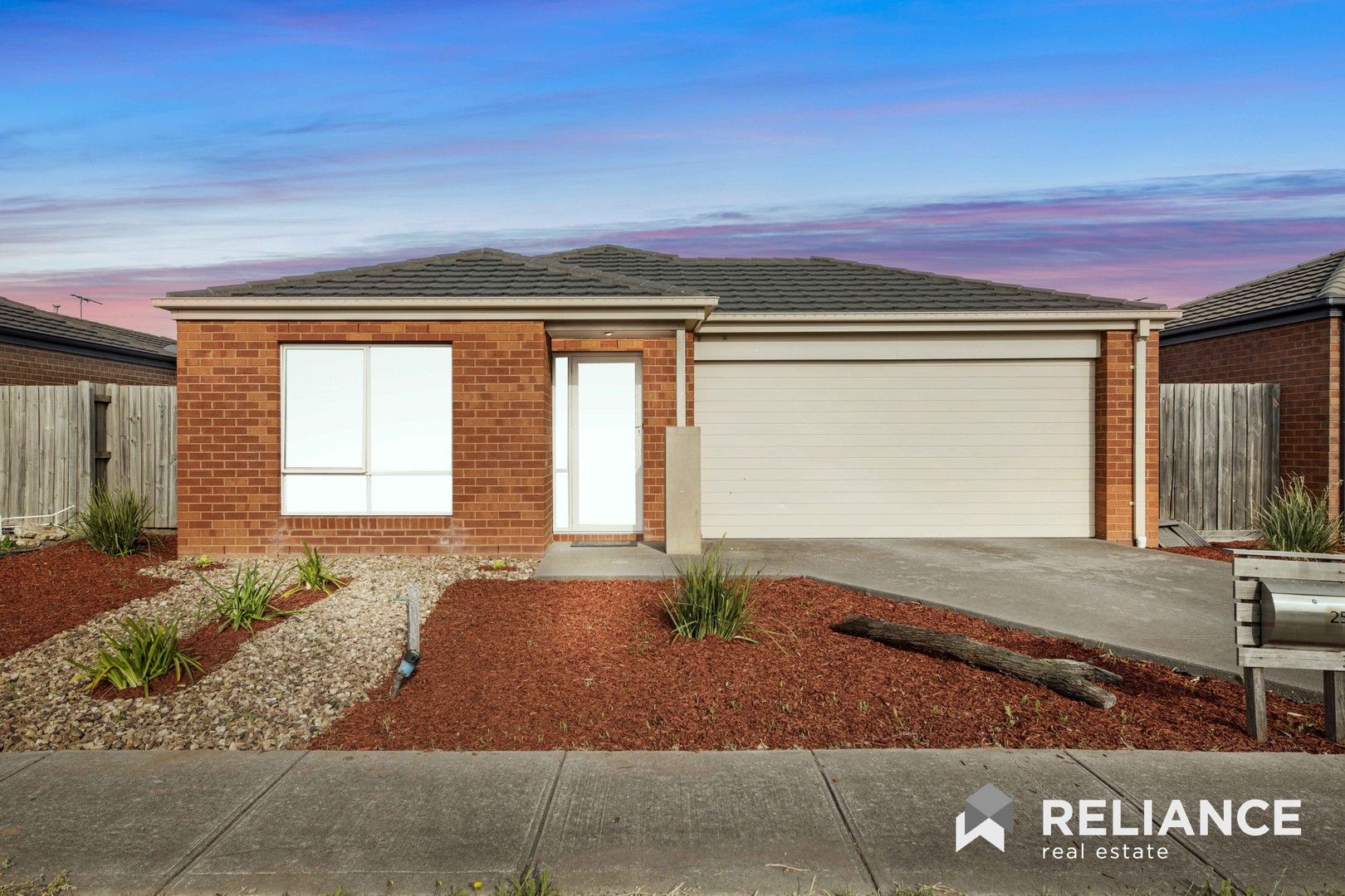 4 bedrooms House in 25 Phillip Drive WYNDHAM VALE VIC, 3024