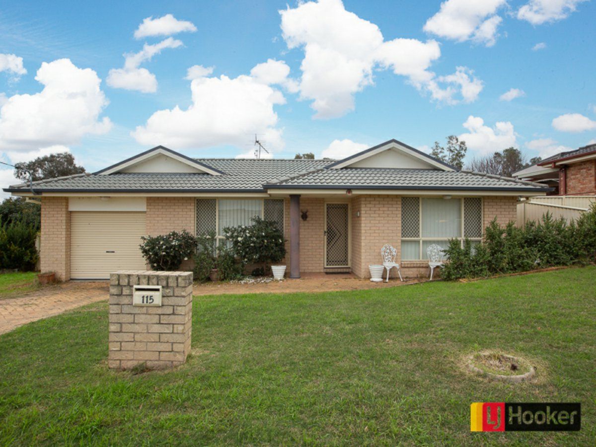 115 Glengarvin Drive, Oxley Vale NSW 2340