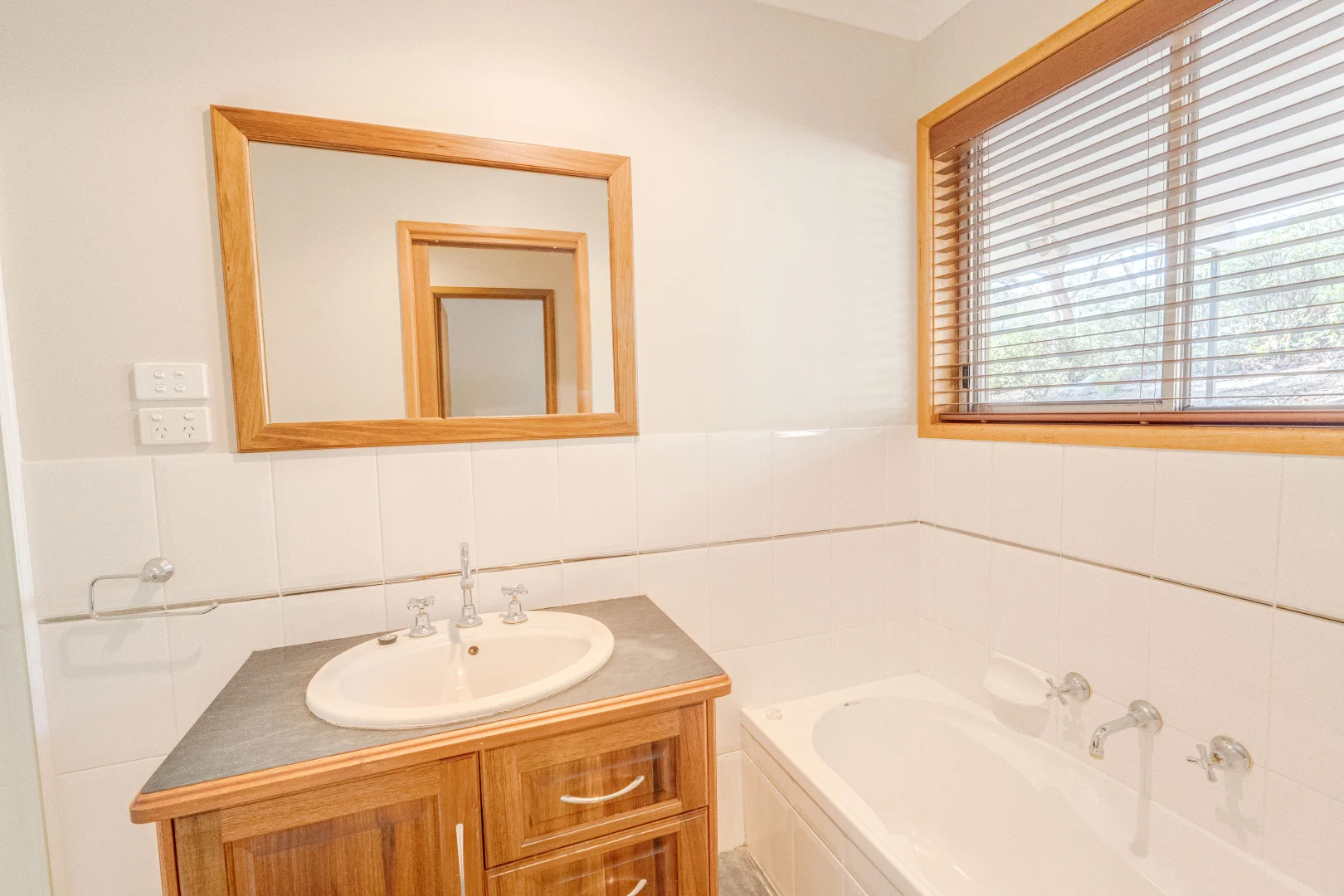 Additional image 13 of 24 Halls Road, Myrtleford VIC 3737