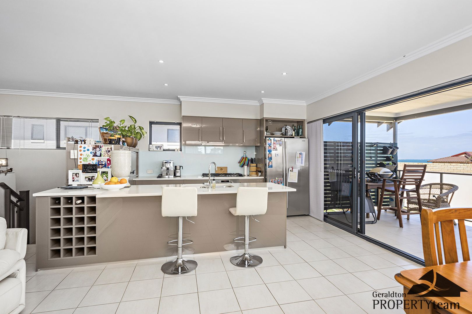 4/305 Chapman Road, Bluff Point WA 6530, Image 2