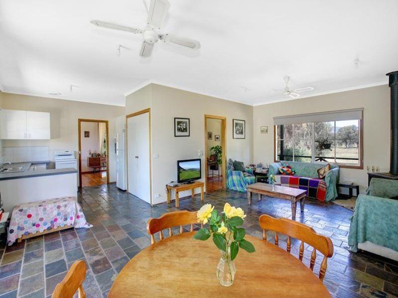 385 KOBYBOYN ROAD WHITEHEADS CREEK, Seymour VIC 3660, Image 2