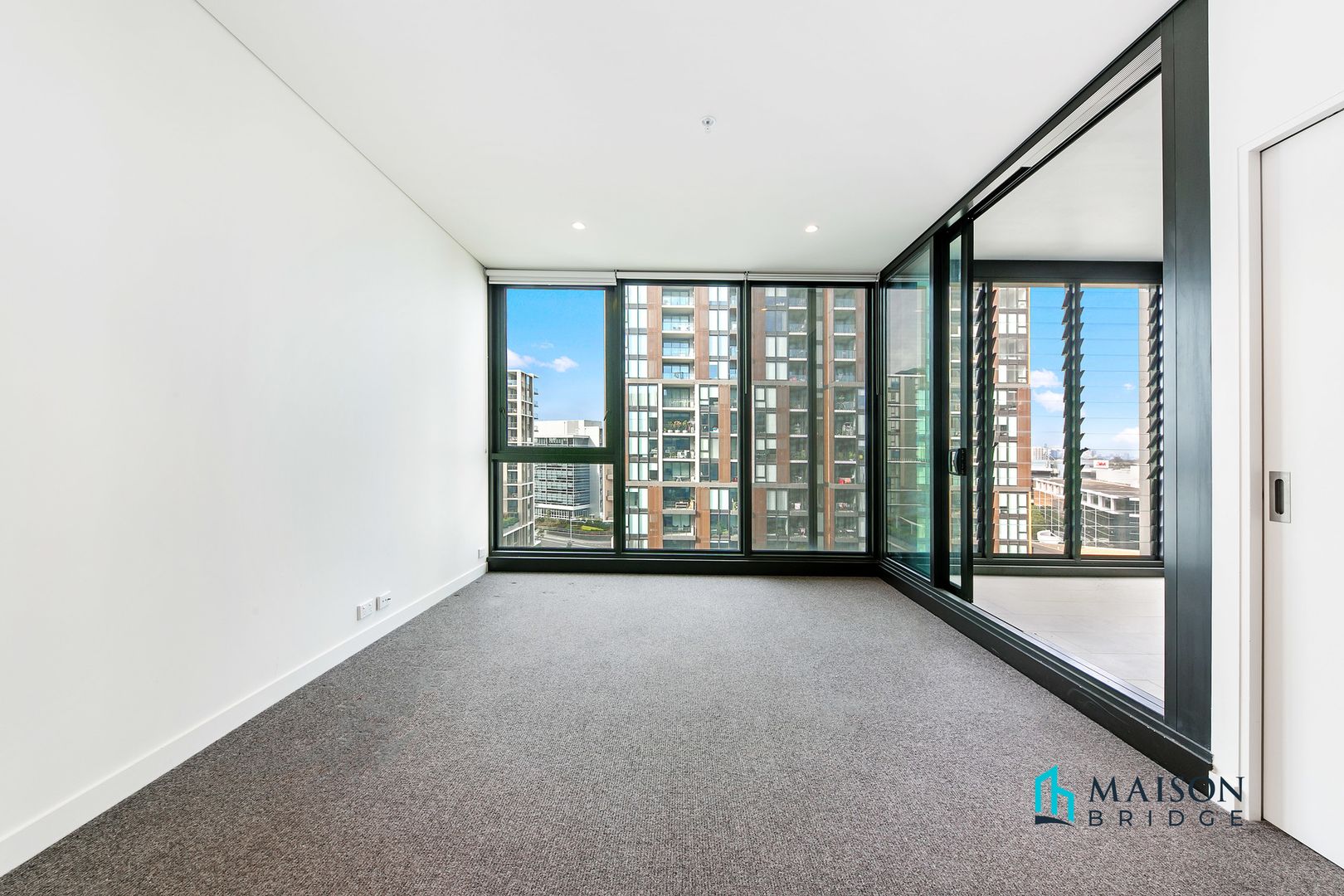 1 bedrooms Apartment / Unit / Flat in 811/5 Network Place NORTH RYDE NSW, 2113