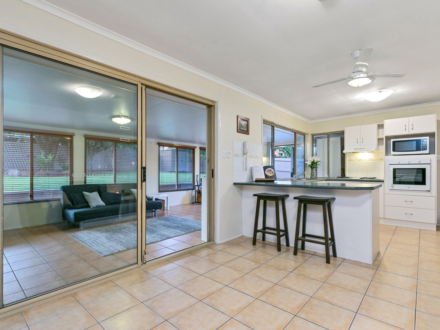 6 Nardie Street, Eight Mile Plains QLD 4113, Image 0