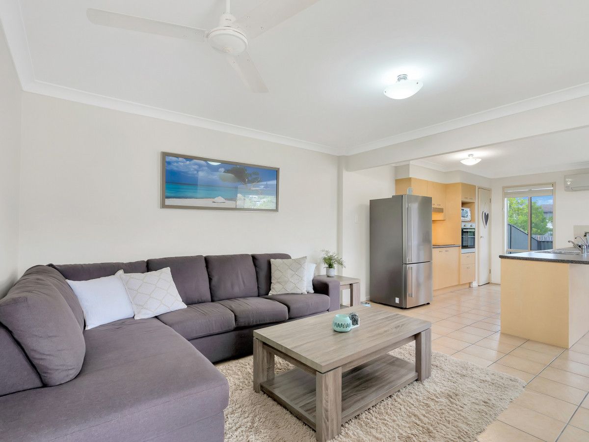 2/6 Belongil Street, Pacific Pines QLD 4211, Image 0