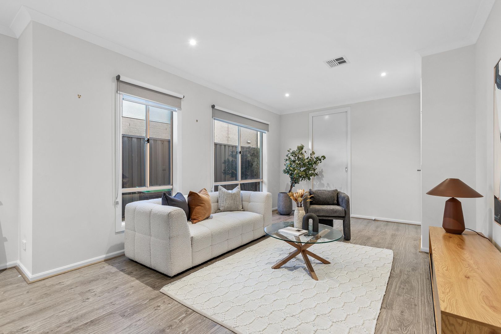 14 Zenith Court, Fraser Rise VIC 3336, Image 2