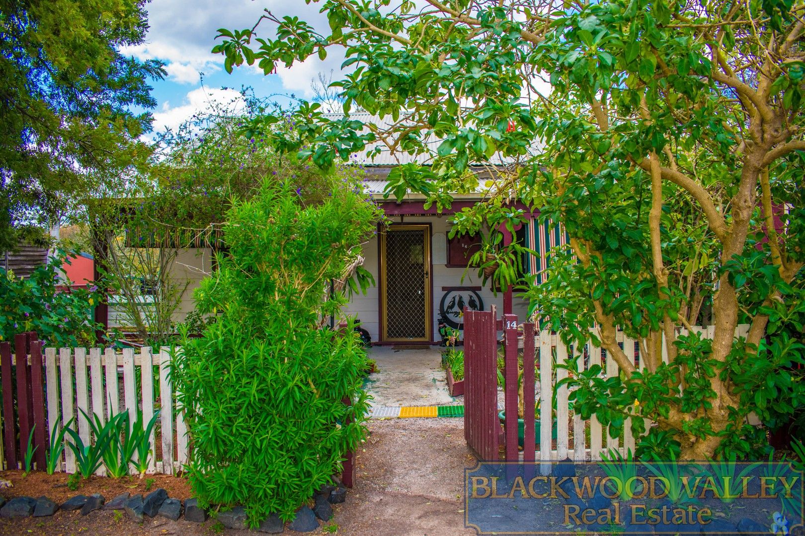 2 bedrooms House in 14 Telluride Street GREENBUSHES WA, 6254