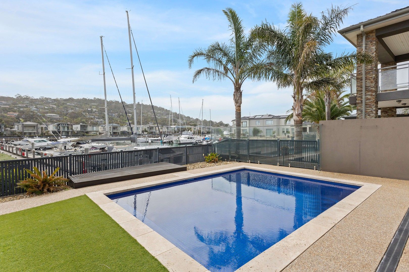 4 bedrooms House in 18 Seaspray Close SAFETY BEACH VIC, 3936