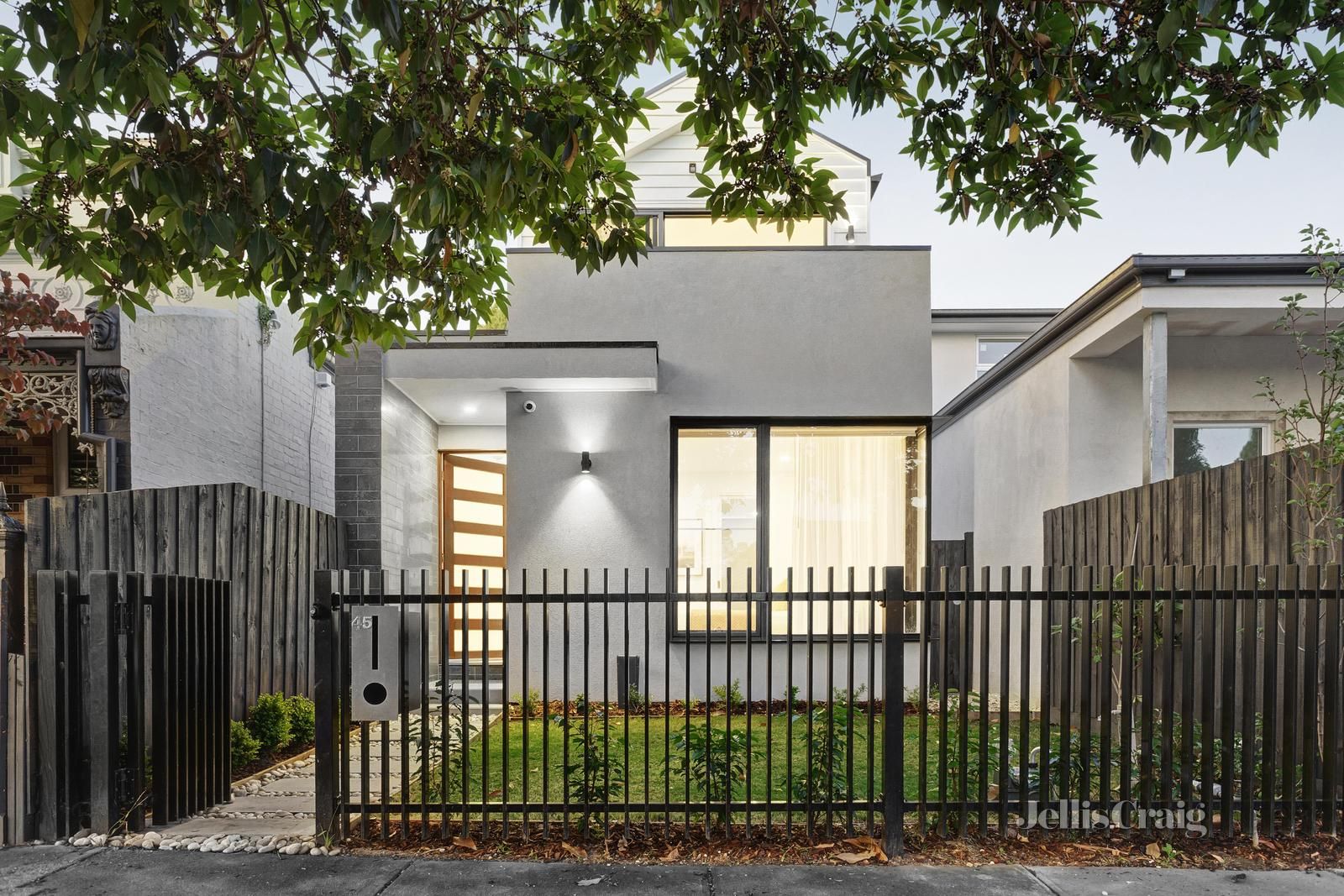 3 bedrooms House in 45 Roseberry Street HAWTHORN EAST VIC, 3123