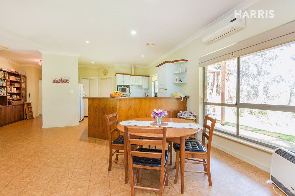 15 Smokes Hill Road, Summertown SA 5141, Image 2