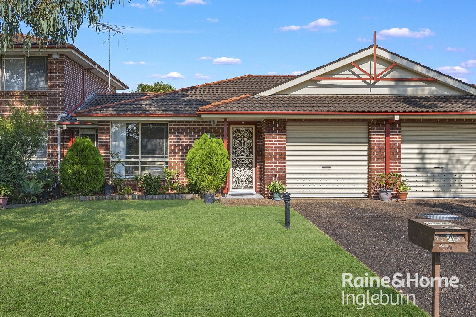 2 bedrooms Villa in 4/1 Waratah Crescent MACQUARIE FIELDS NSW, 2564