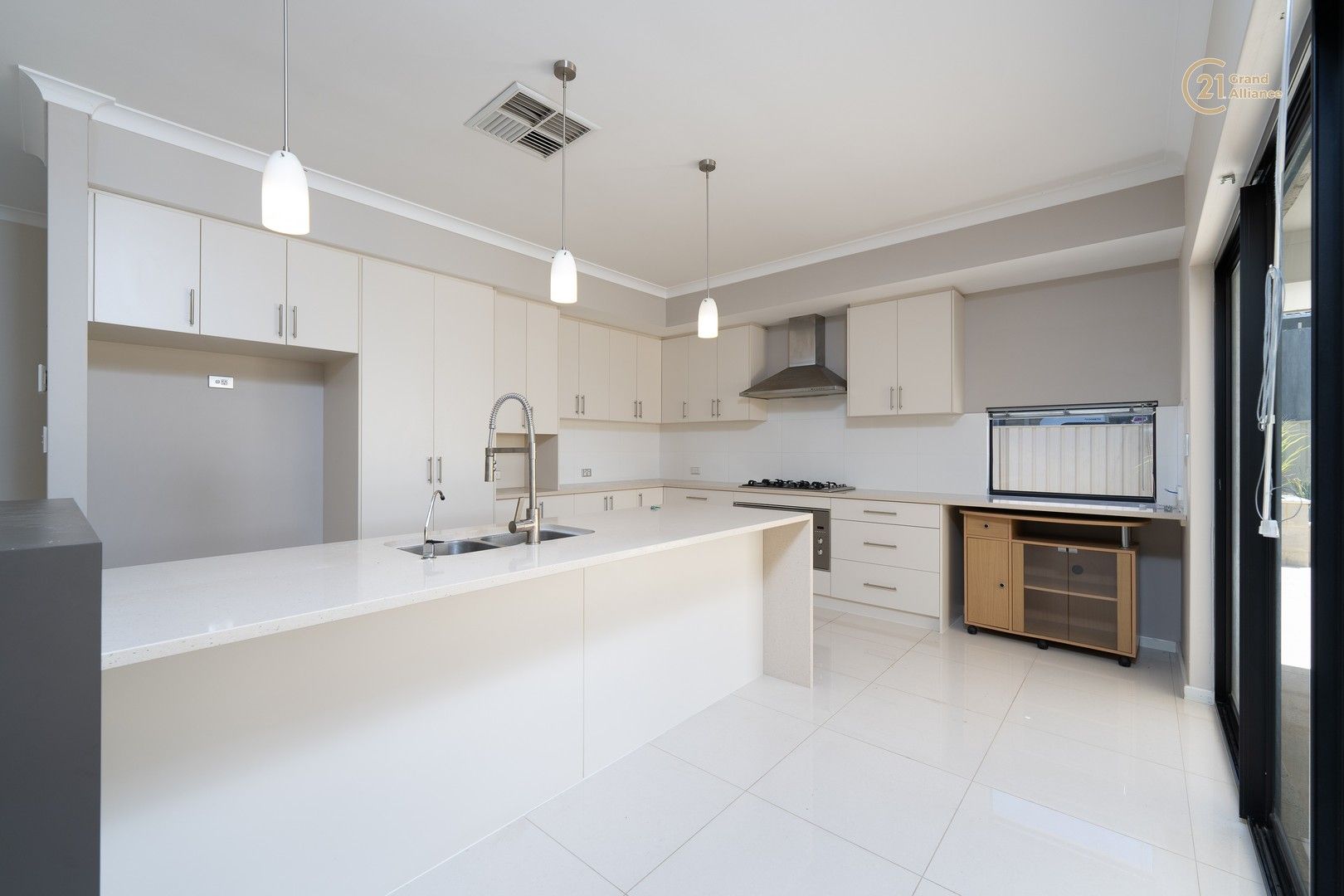 4 bedrooms House in 14 Mckim Street CANNING VALE WA, 6155